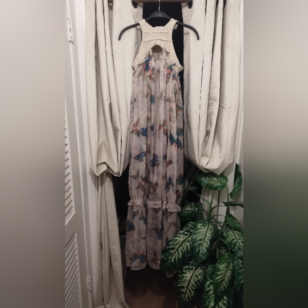 Nuvala Elegant Silk Boho Flowy Keyhole detail maxi dress Size XS